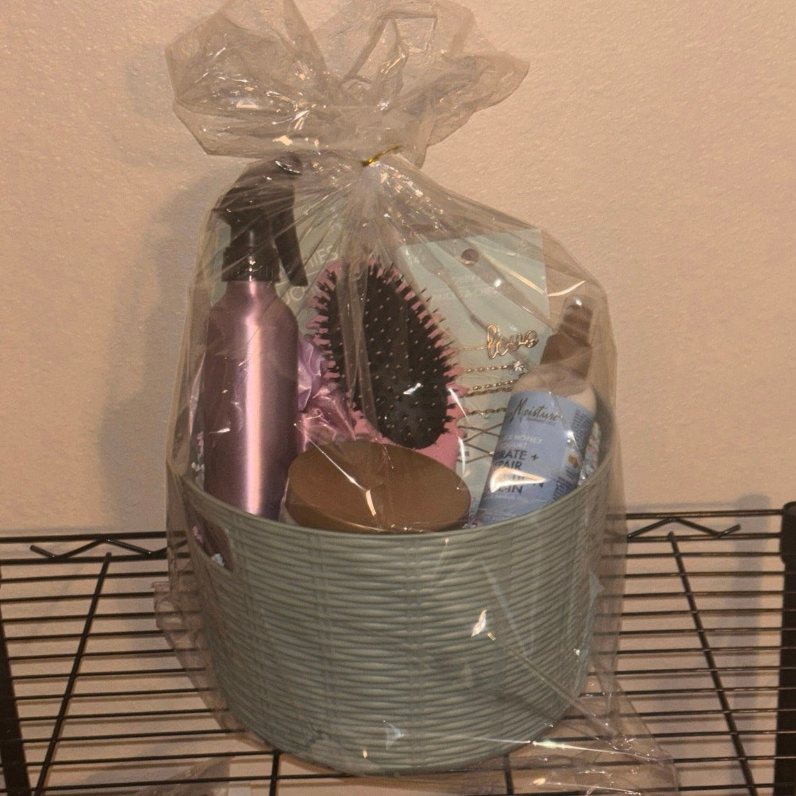 Ultimate Curly Hair Gift Basket - SheaMoisture & Styling Kit